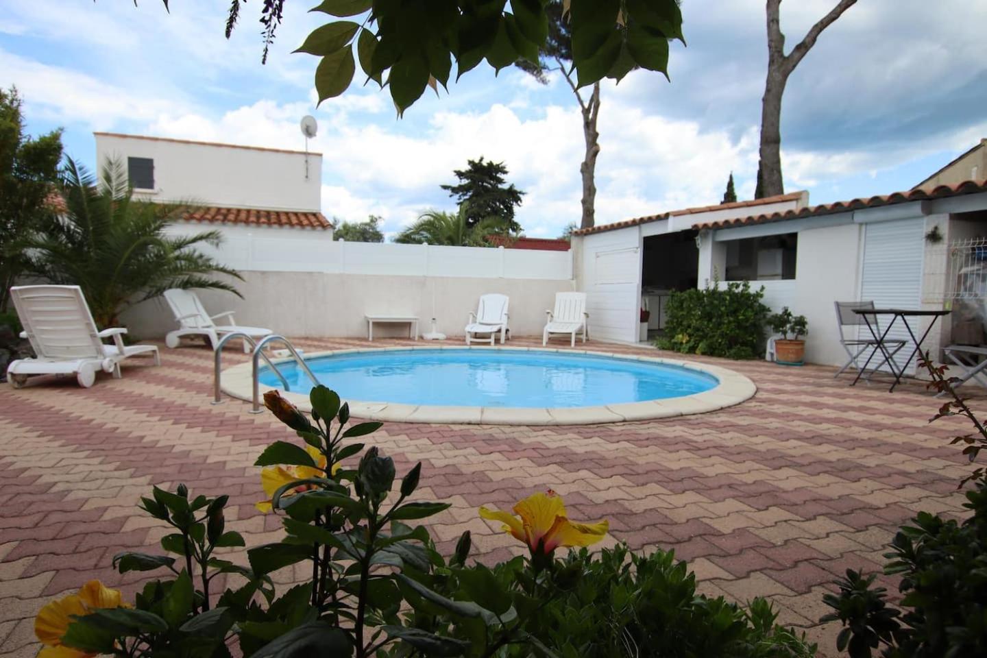 آجد Chambre Privee Independante, Piscine المظهر الخارجي الصورة